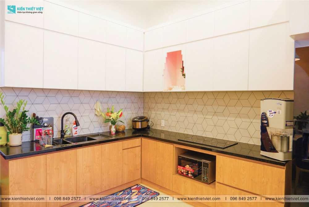Phối cảnh 3D – [Hình thực tế] – Nhà phố 1 trệt 2 lầu nổi bật với nội thất color block (6)