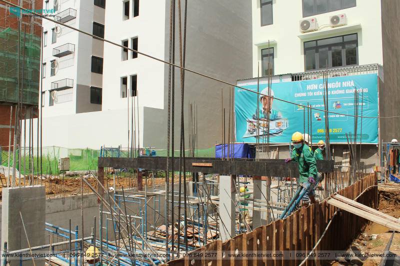 Đổ bê tông móng và đáy tầng hầm (18)