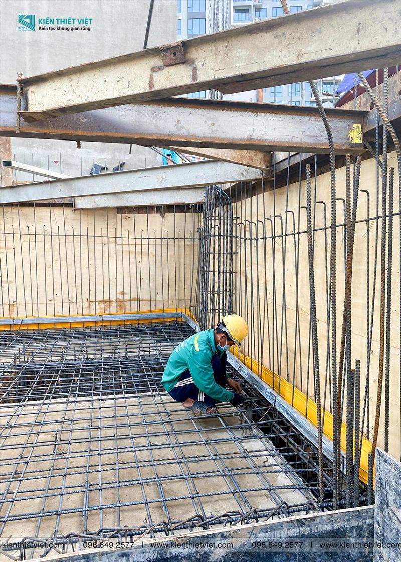 Đổ bê tông móng và đáy tầng hầm (6)
