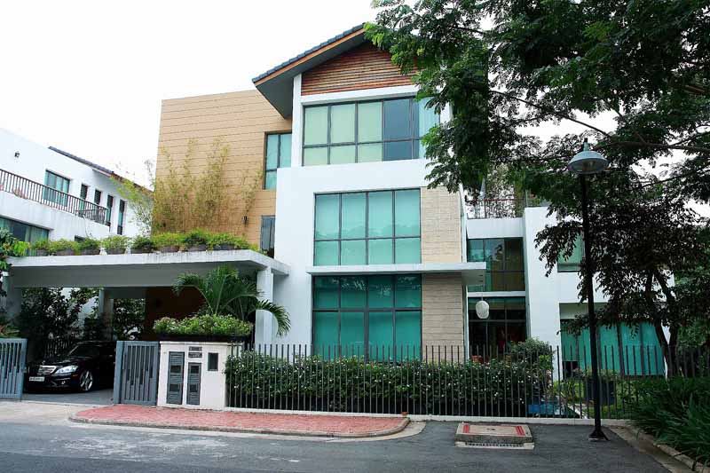 Xu hướng thiết kế khu biệt thự nghỉ dưỡng tiện nghi đẳng cấp 9 biet thu hien dai voi khong gian mo co nhieu cua so kinh