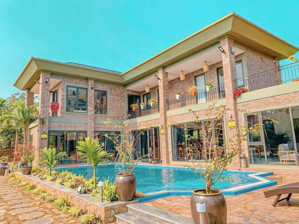 Top các biệt thự Sóc Sơn có không gian xanh tiện nghi hiện đại 3 bright villa la lua chon ly tuong cho ky nghi duong sang trong va dang cap