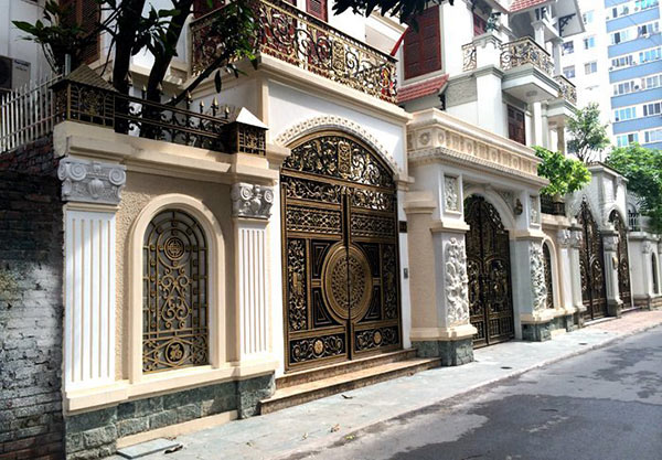 Thiết kế cổng biệt thự đẹp hiện đại và các vấn đề liên quan 2 cong biet thu duoc thiet ke an toan bao mat cao
