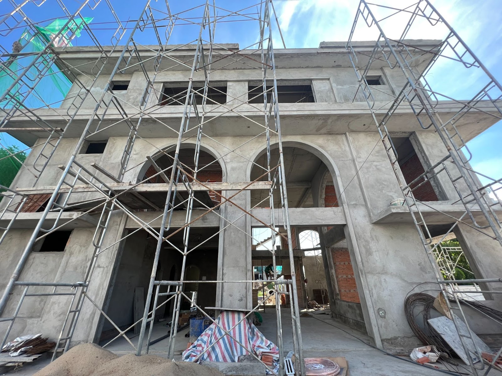 Bảng giá thiết kế biệt thự trọn gói chi tiết từ A-Z, cập nhật mới nhất 4 dia hinh cang thuan loi thi chi phi thi cong cang giam
