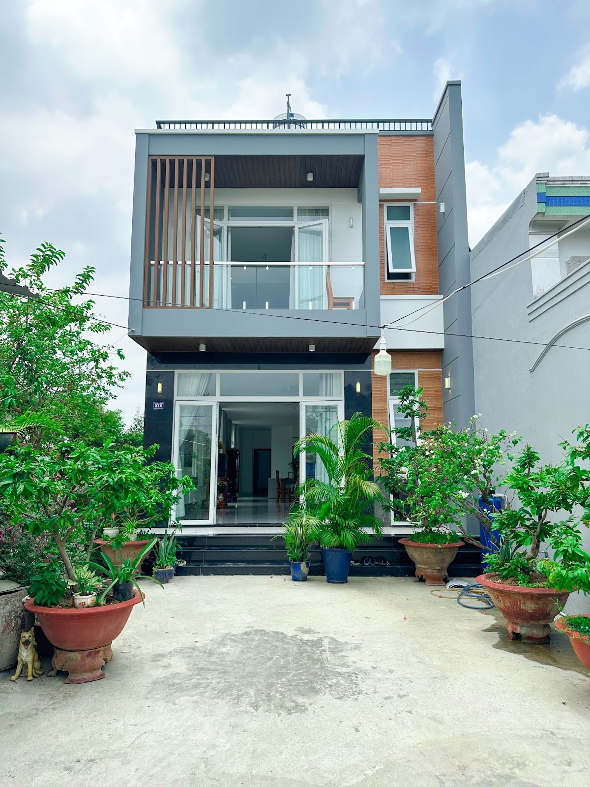 Thiết Kế Nhà 2 Tầng 1 Tum Hiện Đại Và Tối Ưu Không Gian 1 gioi thieu ve nha 2 tang 1 tum
