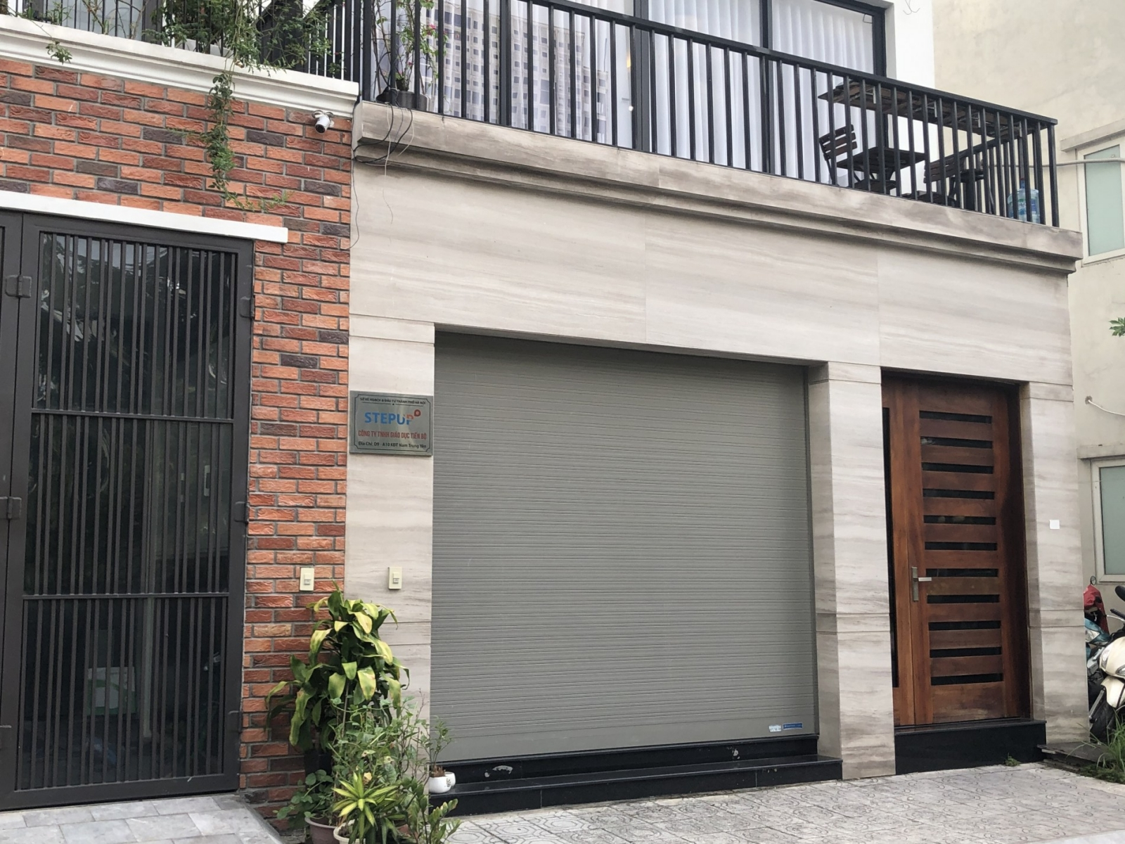 Top các mẫu cửa cuốn hiện đại, sang trọng nhất 2024 10 khi chon mua cua cuon hien dai can chu y chon thuong hieu uy tin dang tin cay