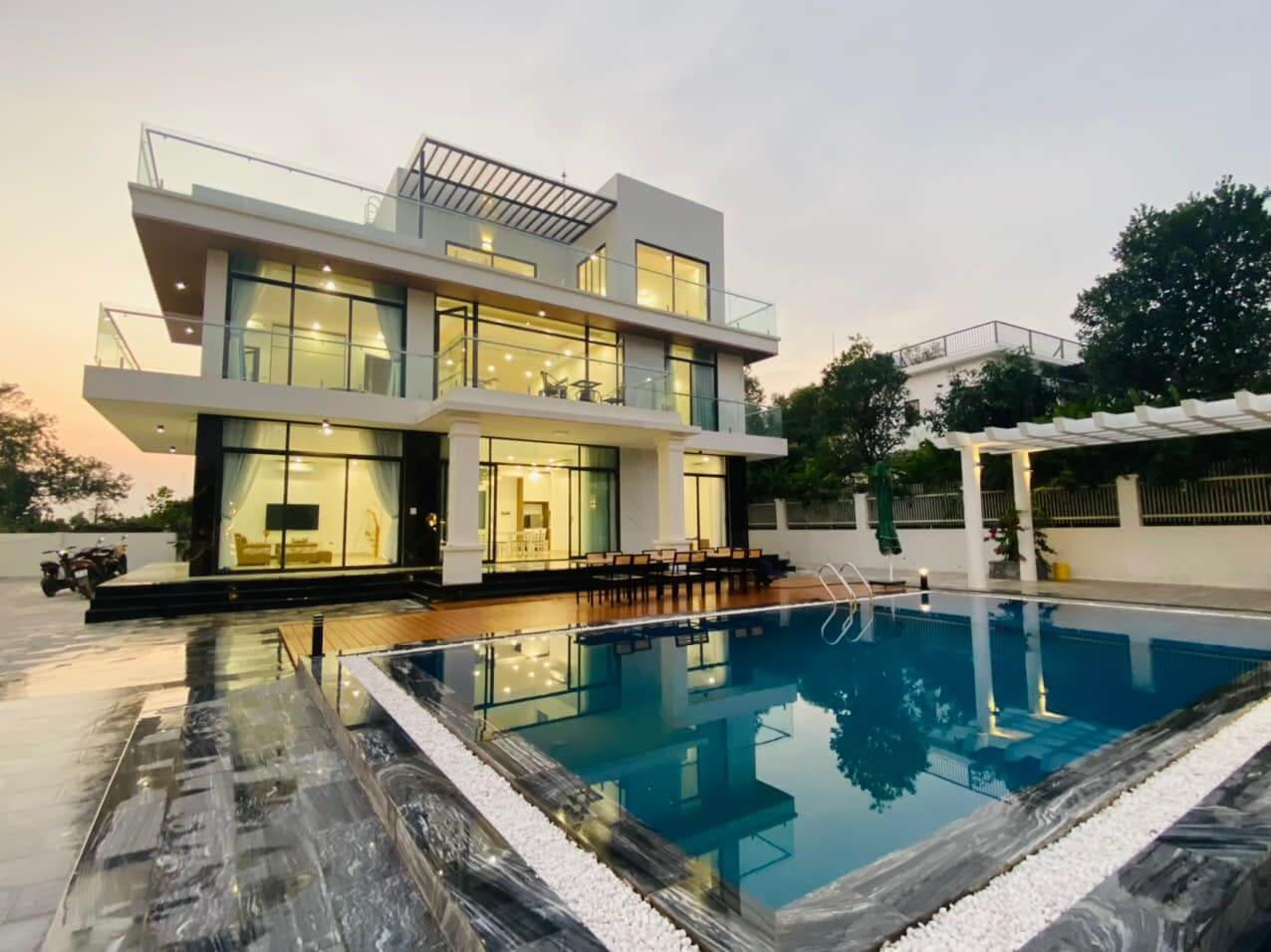 Top các biệt thự Sóc Sơn có không gian xanh tiện nghi hiện đại 10 Lựa chọn biệt thự có số phòng ngủ và tiện nghi phù hợp với nhóm bạn hoặc gia đình