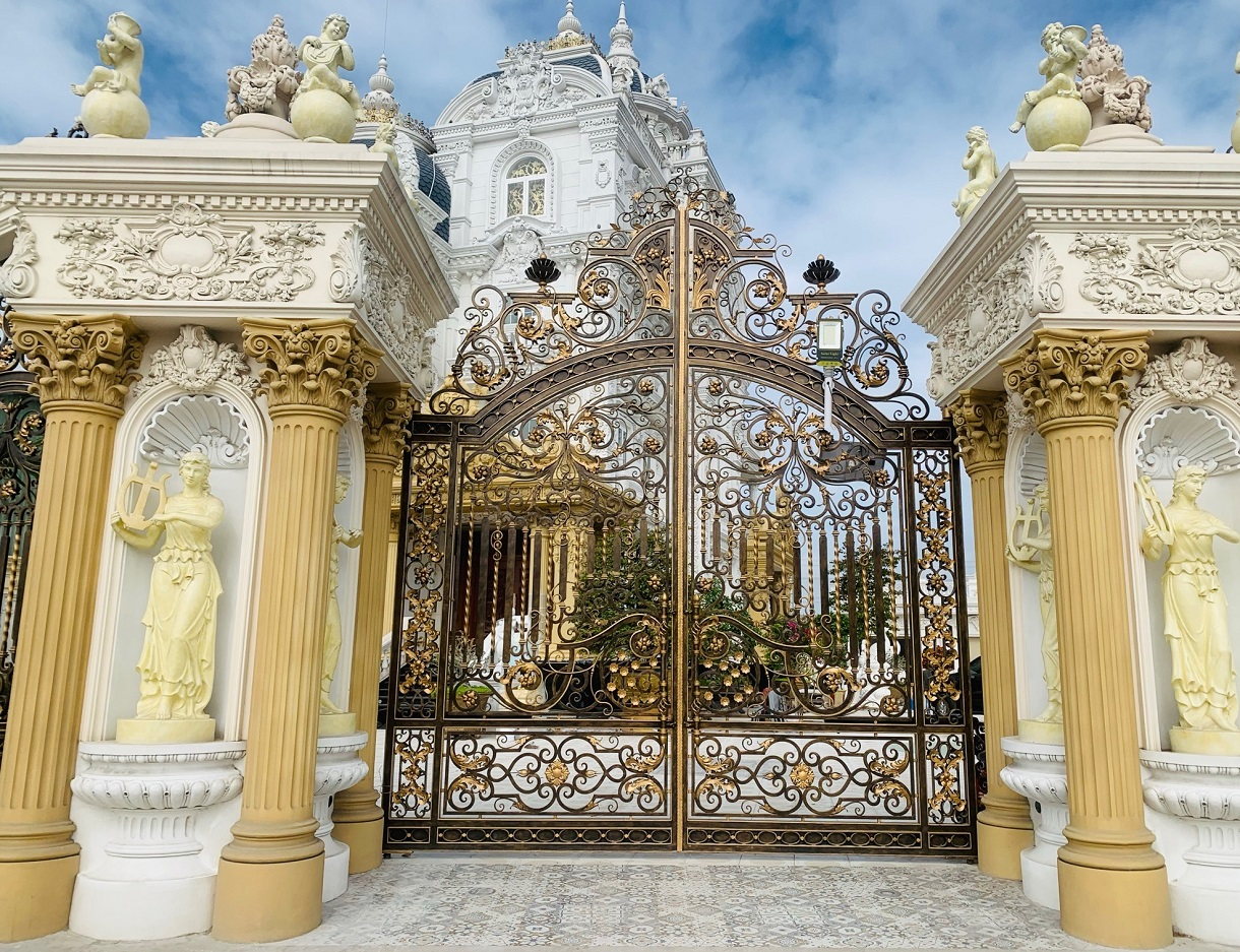 Thiết kế cổng biệt thự đẹp hiện đại và các vấn đề liên quan 8 mau cong biet thu 2 canh voi duong net tinh